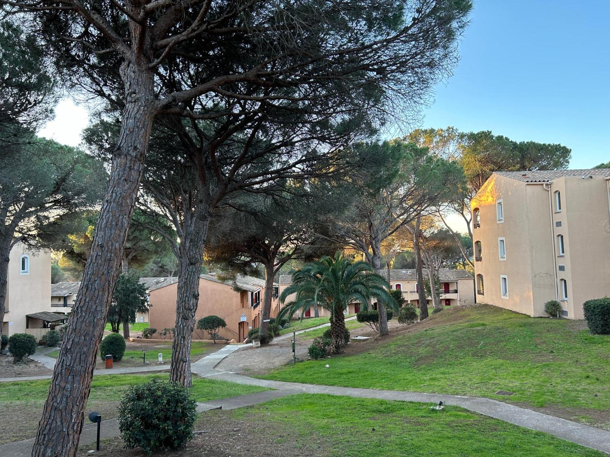 Domaine Valescure Appartement 1 Ou 2 Pieces Vue Jardin Ou Piscine Saint-Raphaël Extérieur photo